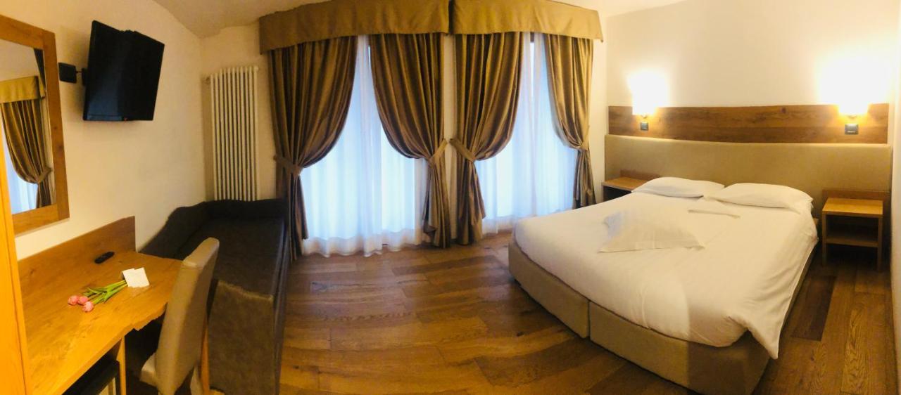 Olympic Regina Hotel ピンツォーロ エクステリア 写真
